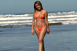 staci carr 红色